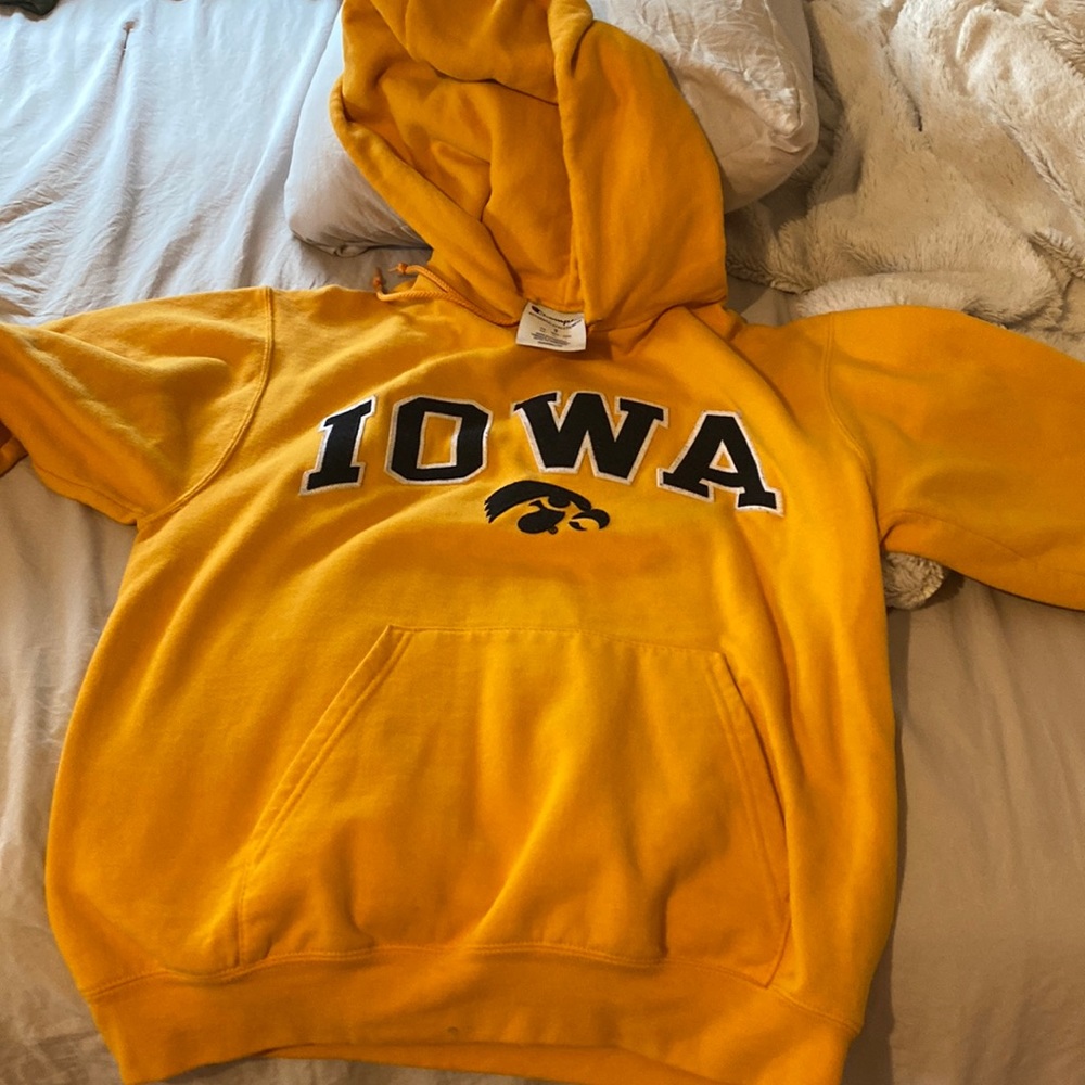 Champion Iowa Hawkeyes letters sewn long sleeve hoodie sweatshirt